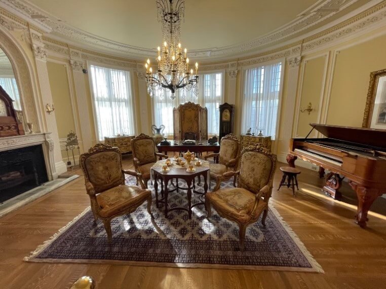 Best place to sell vintage antiques in Riviera Beach South Florida. Updated 2025